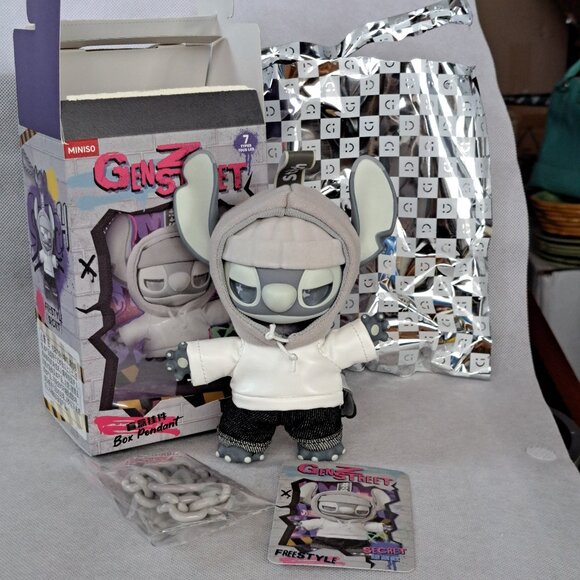Miniso x Disney Stitch Gen Z Street Series Vinyl Plush, RARE SECRET, CONFIRMED. - Picture 1 of 15
